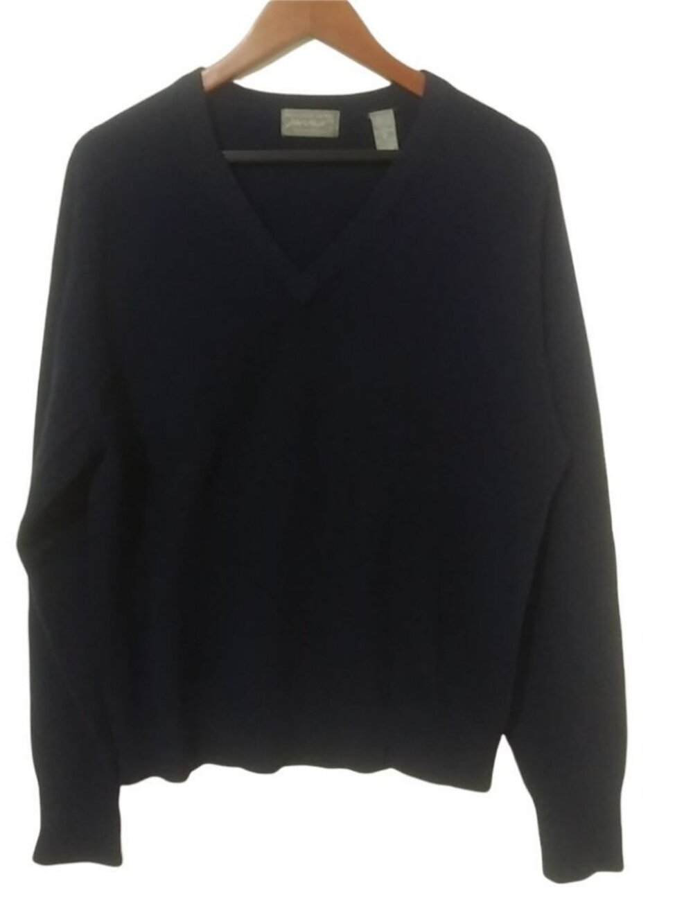 Lord & Taylor M Lambswool Pullover V-Neck Sweater in Dark Navy